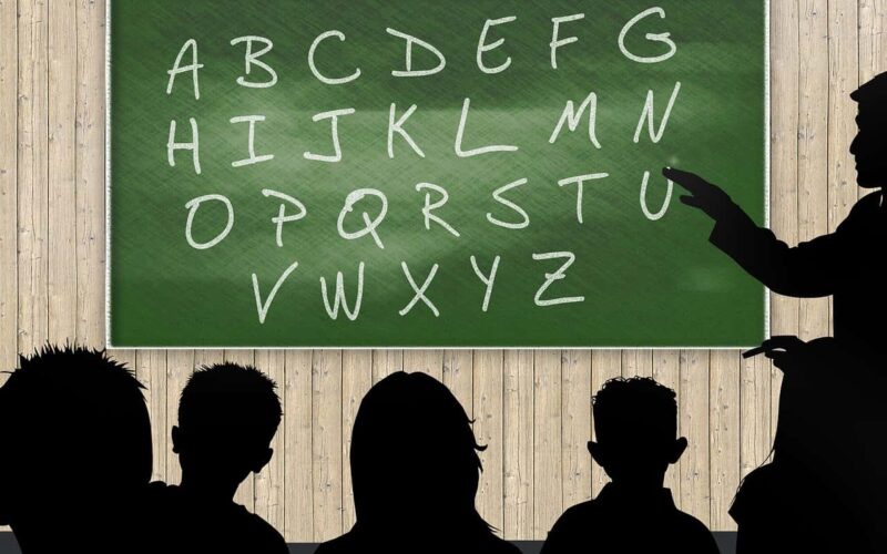 ¿Qué significa soñar con un maestro? 13 significado de soñar con maestro