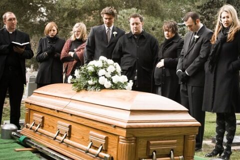 ¿Qué significa soñar con un funeral? 10 que significa soñar con un funeral