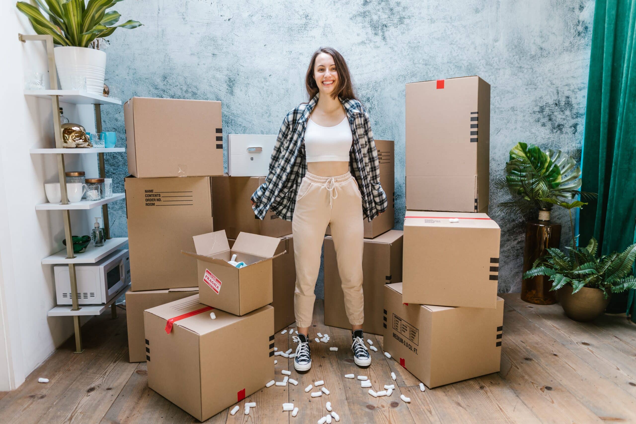 Soñar con Mudanza-mujer con cajas